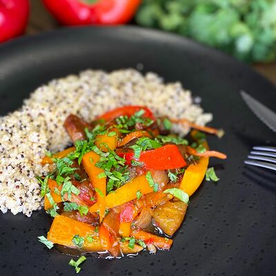 Свинина с овощами и ананасом в кисло-сладком соусе в Гастробар DOM по цене 400