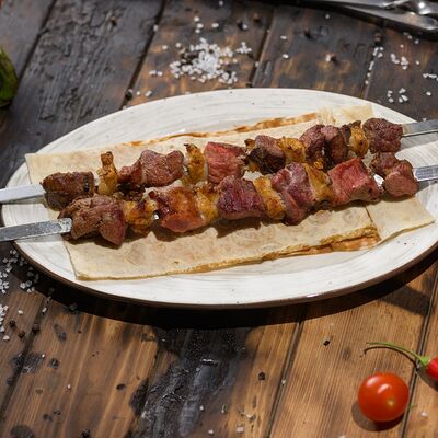 Шашлык из бараниы ики-бирь 200г в Ресторан Мангал по цене 900 ₽