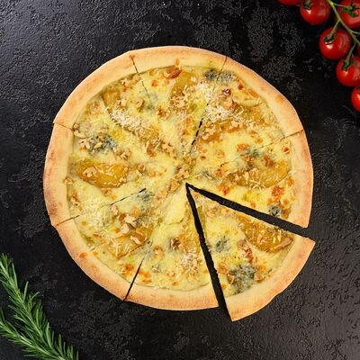 Пицца с грушей и горгонзолой в Суши Профи по цене 1219 ₽