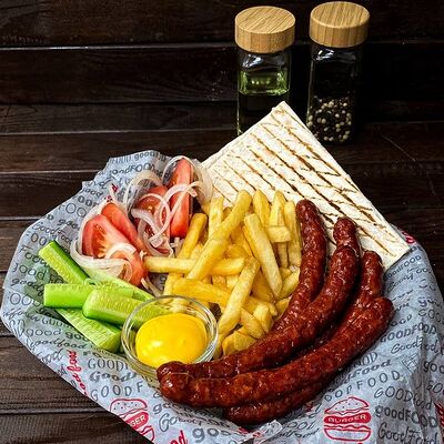 Колбаски с картофелем фри в Good Food по цене 751 ₽