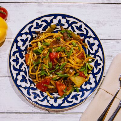 Лагман домашний с говядиной в Халиф по цене 480 ₽