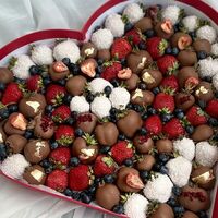 Клубника в шоколаде сердце d в Allowberry