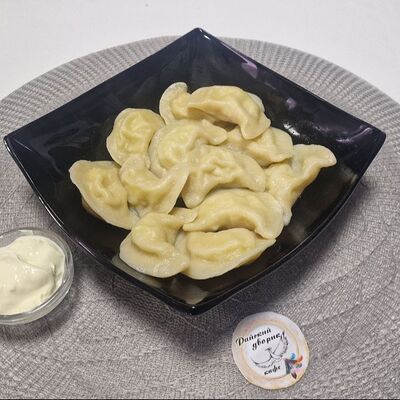Вареники с картофелемв Райский дворик по цене 280 ₽