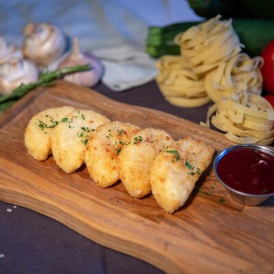 Жареная моцарелла в Гриль house по цене 325 ₽