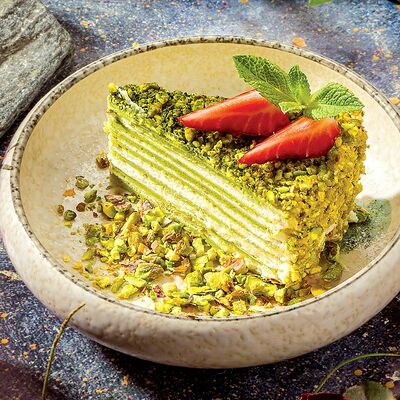 Блинный торт с маскарпоне и чаем матча в СъелБыСам по цене 199 ₽