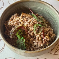 Зеленая греча с грибами в Кафе Май