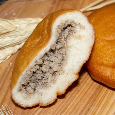 Беляш с мясом в Хлеборезов по цене 85 ₽