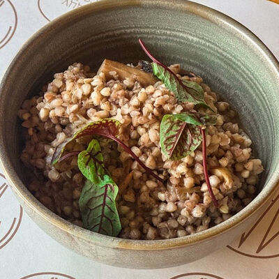 Зеленая греча с грибами в Кафе Май по цене 390 ₽