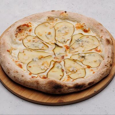 Пицца Груша & ДорБлю в Амстердам по цене 655 ₽