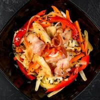 Wok с курицей и беконом в соусе свит чили в Джей Сан