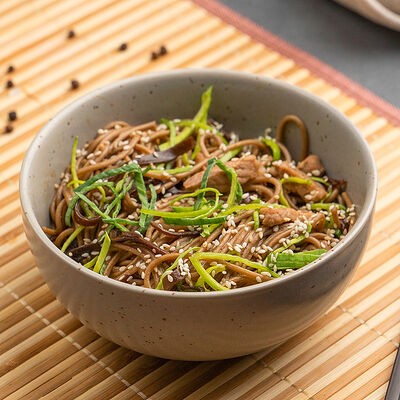 Соба со свининой и древесными грибами в Престо по цене 590 ₽