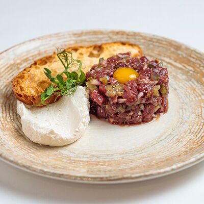 Тартар из говядины в Грин по цене 1215 ₽