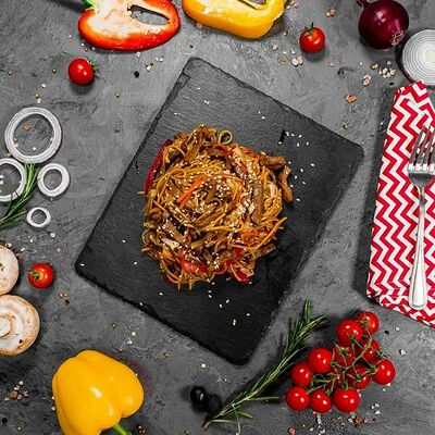 Вок с говядиной в Суши Пати по цене 450 ₽