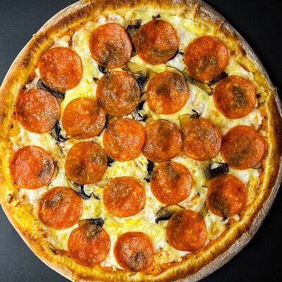 Пеперони с шампиньонами в Pipizza по цене 860 ₽
