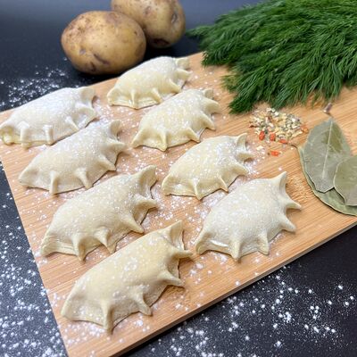 Вареники ручной лепки с картошкой в Пельмени тут по цене 479 ₽