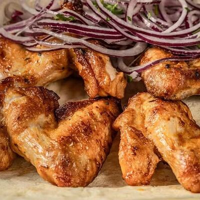 Шашлык из куриных крылышек в Уголок вкуса по цене 460 ₽