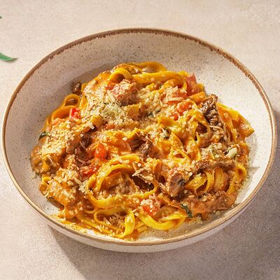 Паста с телятиной и грибами в Перчини на огне по цене 520