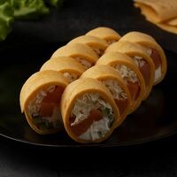 Тортилья с копченым лососем в Snail Суши