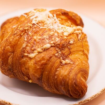 Круассан с ветчиной и сыром в Диалог по цене 269 ₽