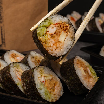 Блюдо №59 Кимпаб с креветкой и васаби в Капэ по цене 395 ₽