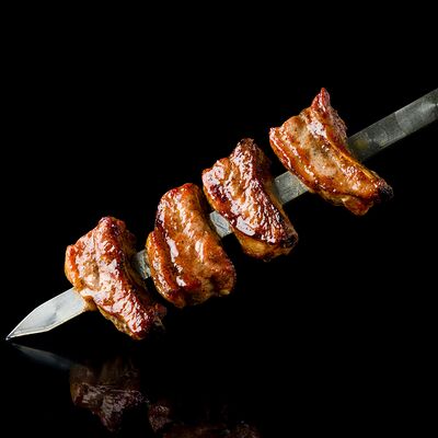 Шашлык из свиных ребер в У Тарона по цене 730 ₽