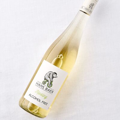 Вино Riesling Hans Baer безалкогольное в Счастливы вместе по цене 3540 ₽