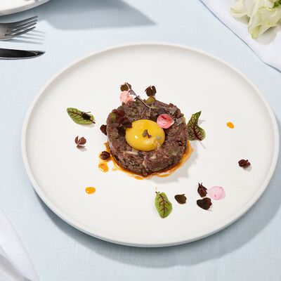 Тартар из филе говядины в Замок Двин по цене 910 ₽