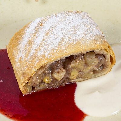 Яблочно-грушевый штрудель в Луиджи & Тосё по цене 239