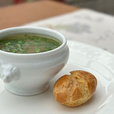 Уха из осетрины с рыбным эклером в Wine & Vine по цене 870 ₽