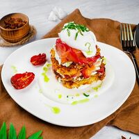 Драники с лососем и сливочным кремом в Randevu