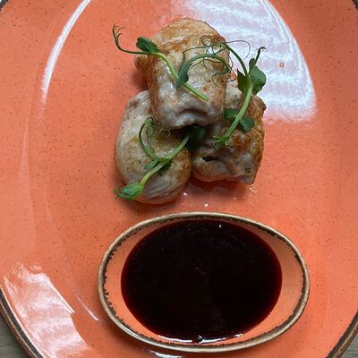 Филе индейки на углях с ягодным соусомв Лес и лис по цене 750 ₽