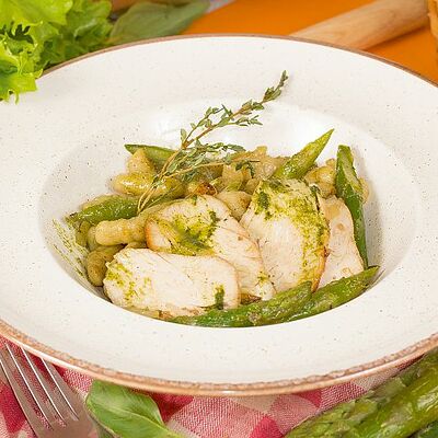 Ньокки с курочкой-гриль и спаржей в Луиджи & Тосё по цене 339