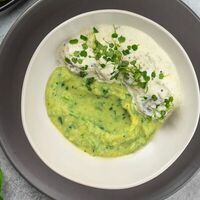 Мясные фрикадельки с картофельным пюре в Hygge Kafe