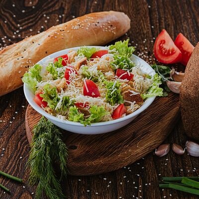 Салат Цезарь в Пекарня №1 по цене 303 ₽