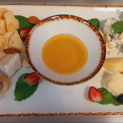 Европейские сыры в Маск по цене 1950 ₽