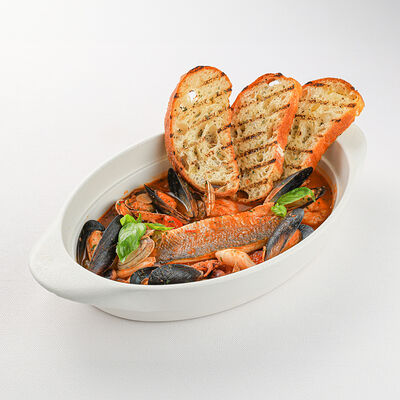 Филе сибаса с морепродуктами в La Scala Trattoria Ignazio по цене 79 р.