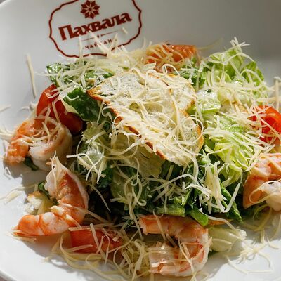 Цезарь с креветками в Чайхана Пахвала по цене 890 ₽