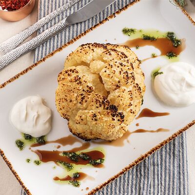 Запеченная на мангале цветная капуста с винным соусом в Кавказ по цене 210