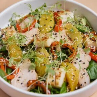 Салат с цыпленком гриль и адыгейским сыром в Джованни по цене 485 ₽