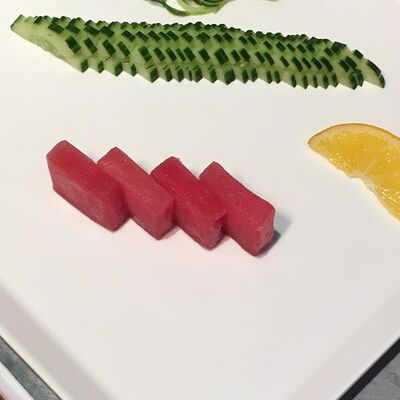 Сашими из тунца в Суши Gamma по цене 690 ₽