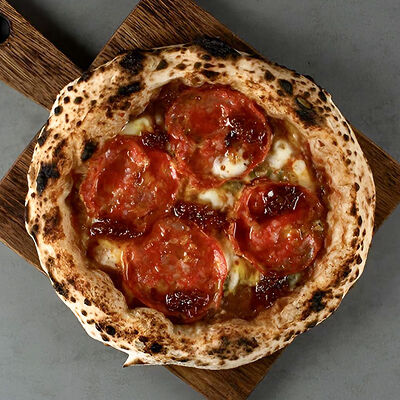 Пицца Салями/мастарда из инжира в Пицца 22 сантиметра по цене 790 ₽