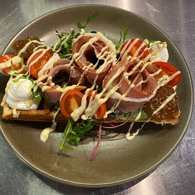 Вафля с пармой в Moonlight Cafe по цене 990 ₽