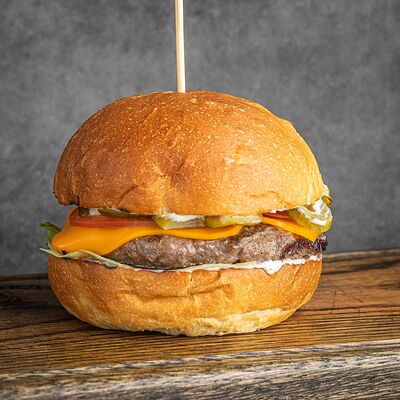 Чизбургер в Мясоед по цене 690 ₽