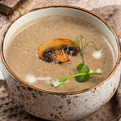 Крем-суп из грибов в Омар Хайям по цене 450 ₽