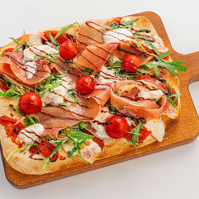 Пицца с прошутто и трюфельным маслом в Morricone pizza & wine по цене 1310 ₽