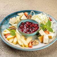 Ассорти домашних сыров в У рыбака
