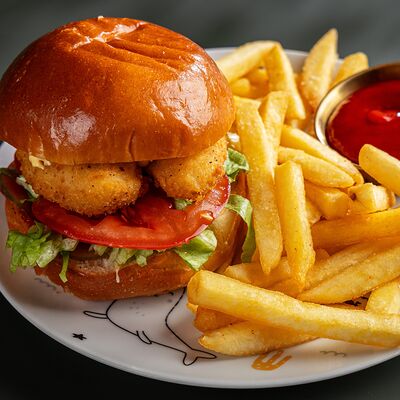 Детский бургерв Green Pub по цене 679 ₽