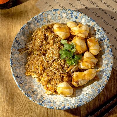 Куриные пончики по-корейски с рисом в ВАЗИЮ по цене 849 ₽