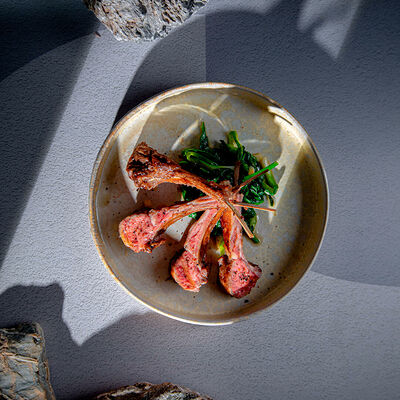 Каре ягненка со шпинатом и зеленым луком в Чайхона №1 Васильчуки по цене 2150 ₽