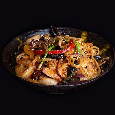 Лапша удон с креветками в Nishiki по цене 800 ₽